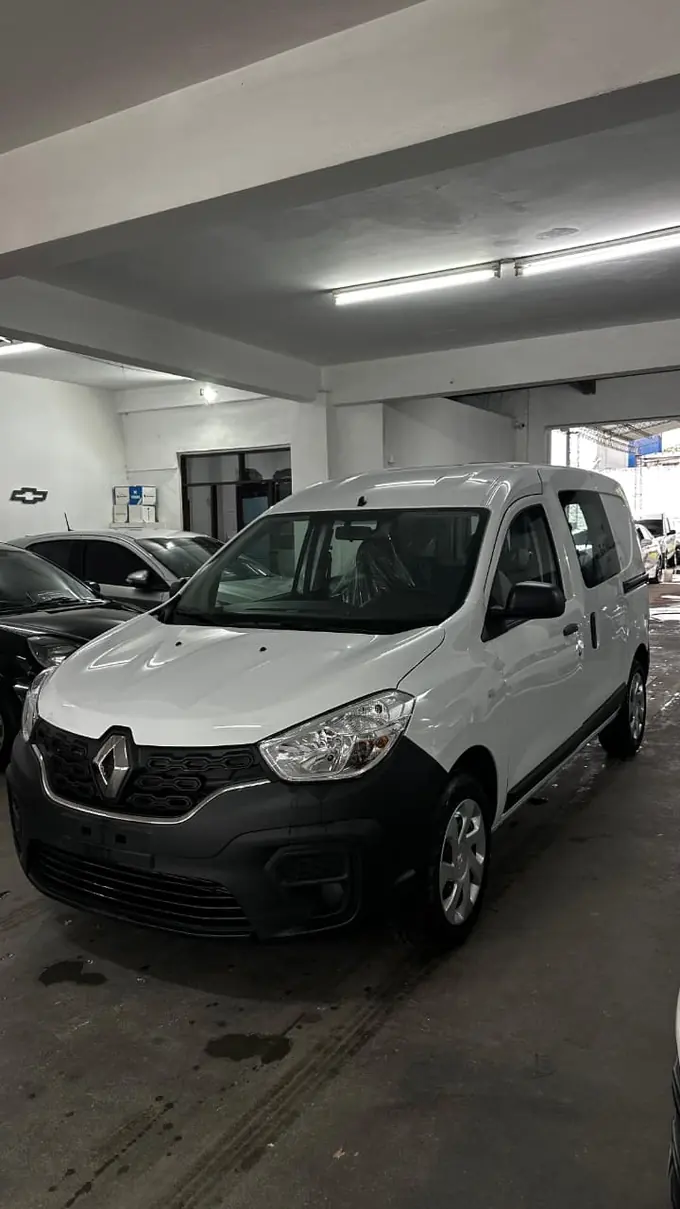 Renault Kangoo Express 1.6, 5 asientos 0 km en Mil Autos