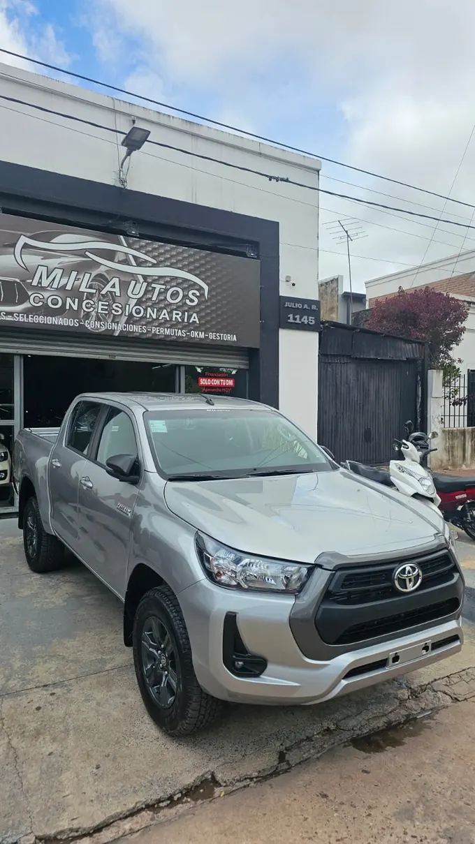 Toyota Hilux SR 2.4 4x2 AT 0 km en Mil Autos